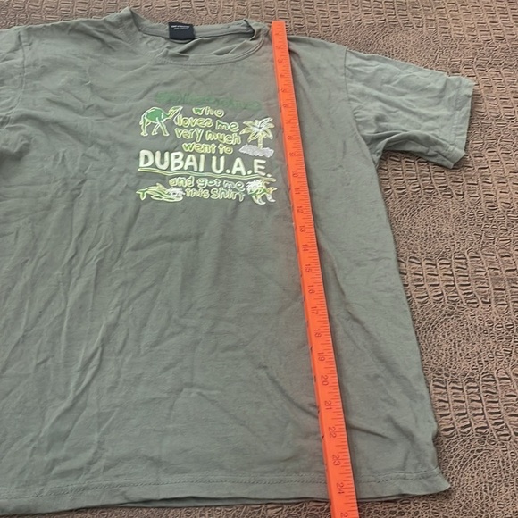 Dubai UAE Kids Green Souvenir Graphic T-Shirt Size Large Boy - Picture 4 of 5